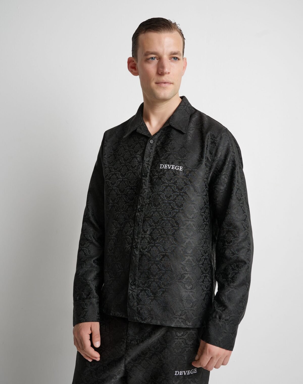 DEVEGE Haute Noir Jacquard Shirt